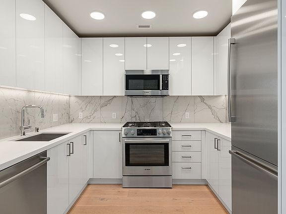4th image of 588 Minna St #503
