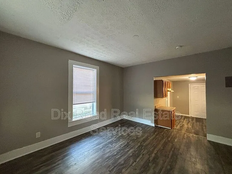 609 18th Ave — Photo 5