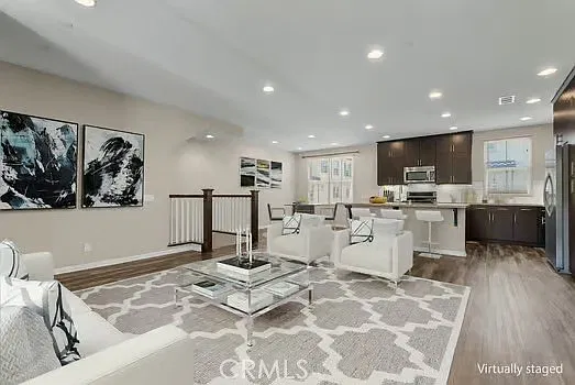 3 bed, 2.5 bath, 1897 sqft, $4,695 — Photo 3
