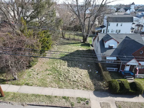 284 Blackman St, Wilkes Barre, PA 18702