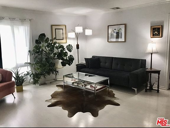 2nd image of 6400 Primrose Ave APT 9