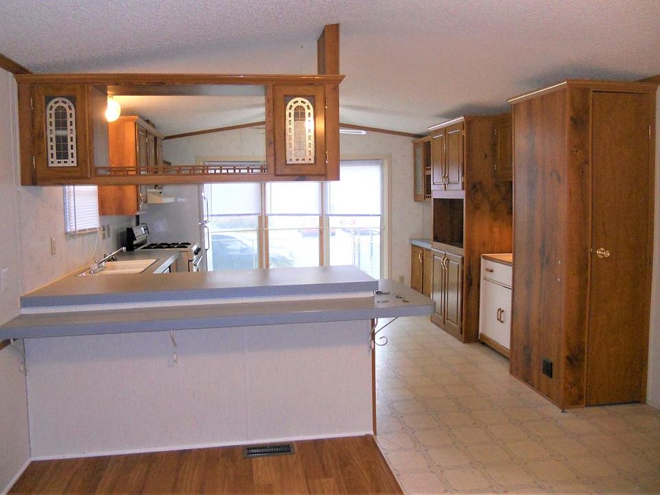 Such a bright living space!