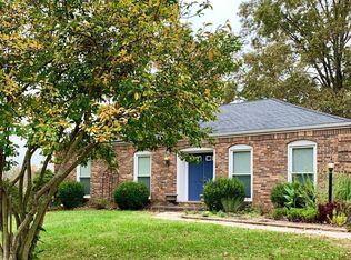 6300 Oaklea Dr, Crestwood, KY 40014