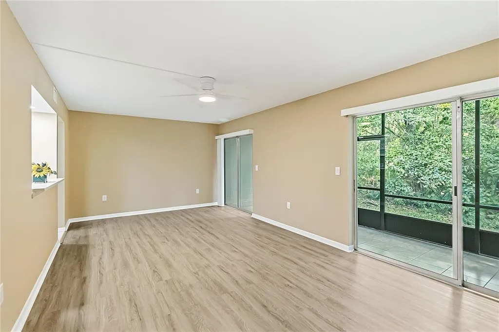 2 bed, 2.0 bath, 897 sqft, $1,500 — Photo 3