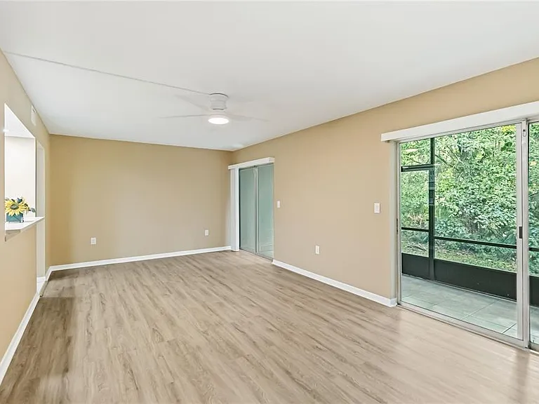 164 Perimeter Dr #4A — Photo 3