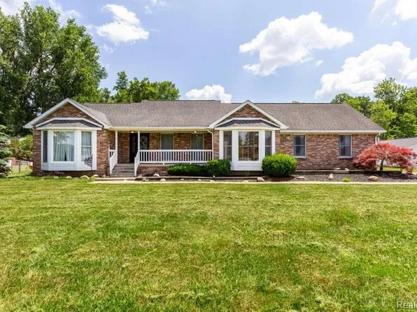 26429 Inkster Rd, Flat Rock, MI 48134