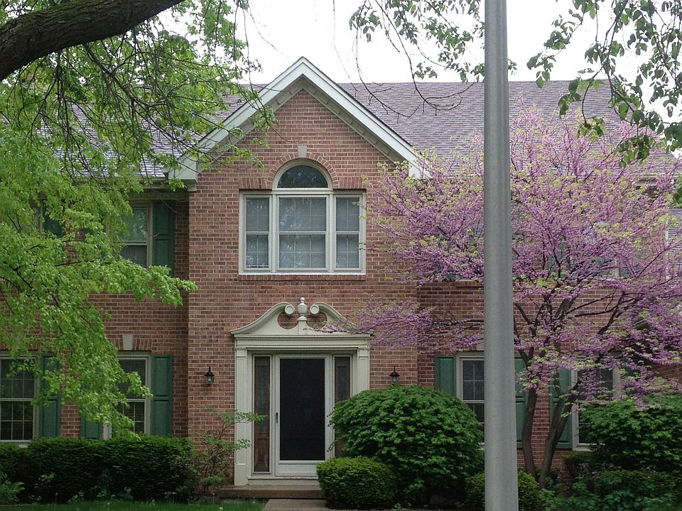 1st image of 990 Lakeside Dr