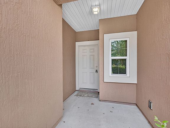 3rd image of 3910 Buckthorne Dr #E