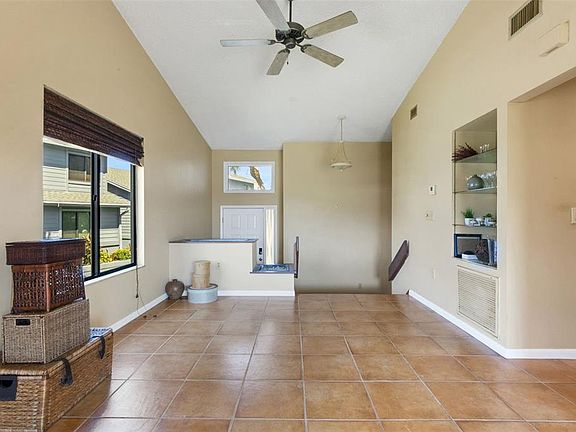 5th image of 1827 SETTLERS DRIVE #A7