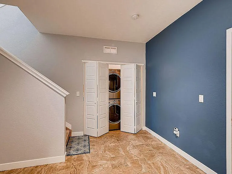 662 E Hinsdale Ave — Photo 25