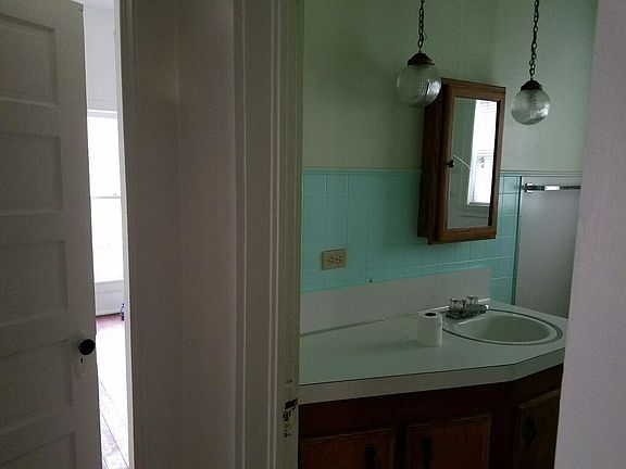 3rd image of 531 W Brazos Blvd