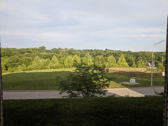 View from the deck area - no ugly buildings - great view!