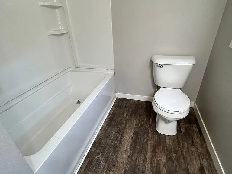 1621 Charles St — Photo 7