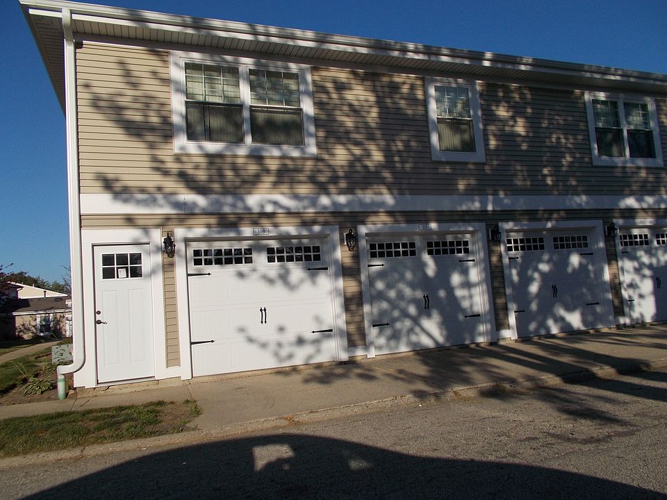 2nd image of 311 Farmingdale Cir #Na