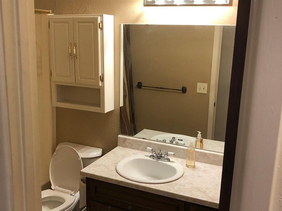 2nd image of 620 20th St NE