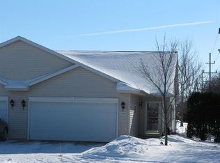 1040 4th St, Fond Du Lac, WI 54935