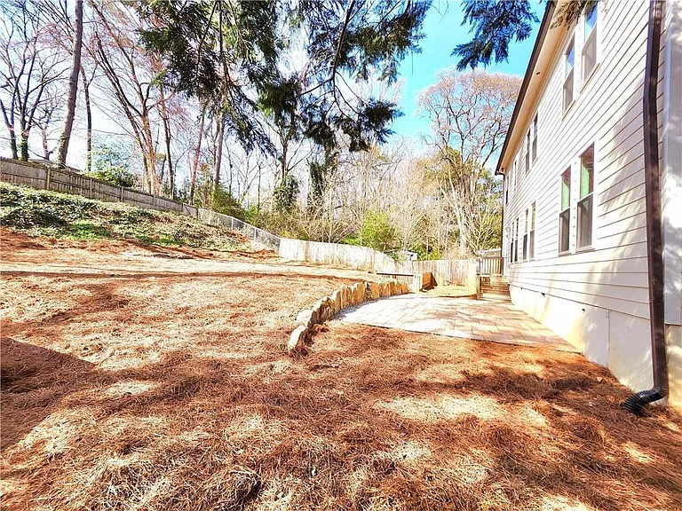 1112 Shepherds Ln — Photo 38