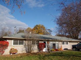 6612 Williams Lake Rd, Waterford, MI 48329