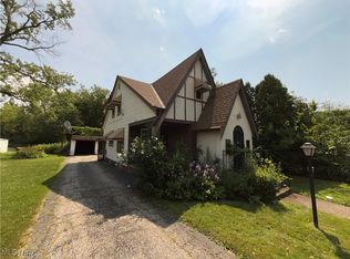 16016 S Lotus Dr, Cleveland, OH 44128