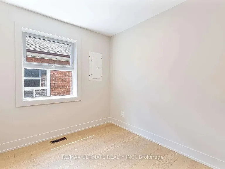 41 Bowie Ave #MAIN 2ND FLR — Photo 8