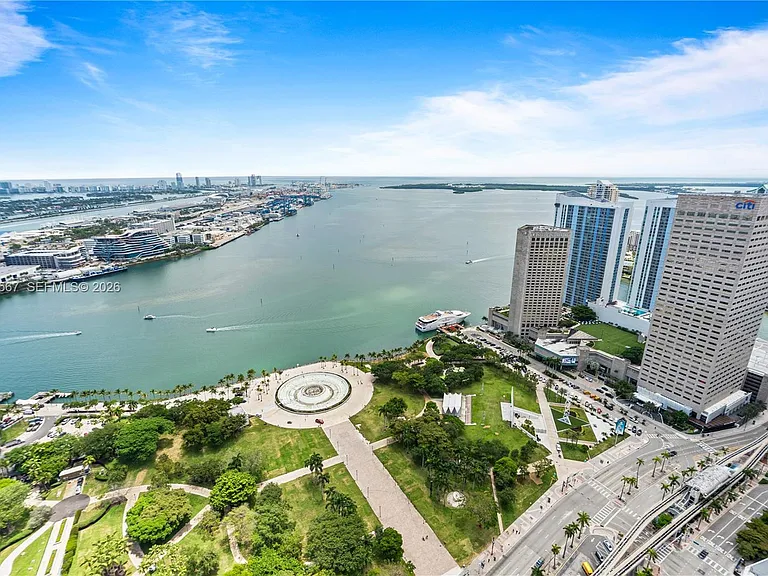 50 Biscayne Blvd #5402 — Photo 2