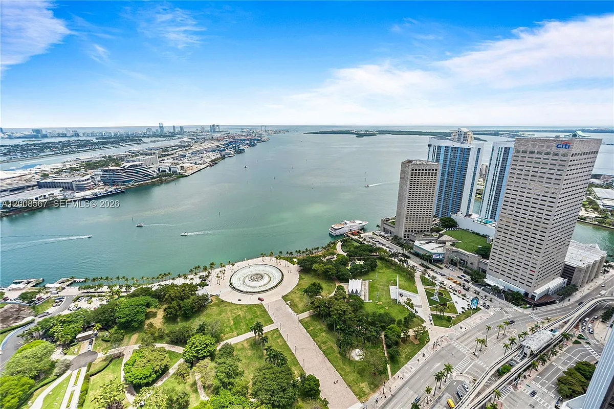 Building Photo - 50 Biscayne Blvd #5402
