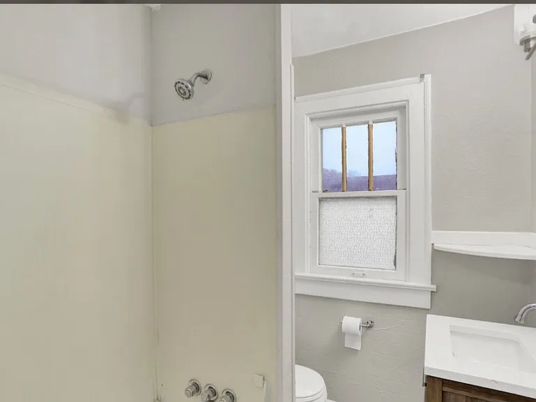 810 N Euclid Ave — Photo 12