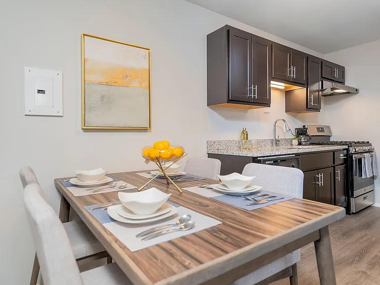 Hoffman Hills Apartments — Photo 26