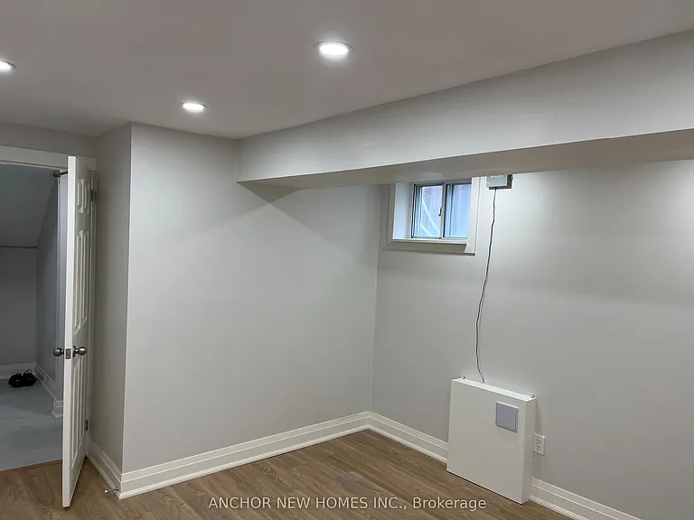 17 Applemore Rd #BASEMENT — Photo 12