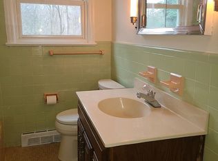 119 Kenwood Dr, Cherry Hill, NJ 08034