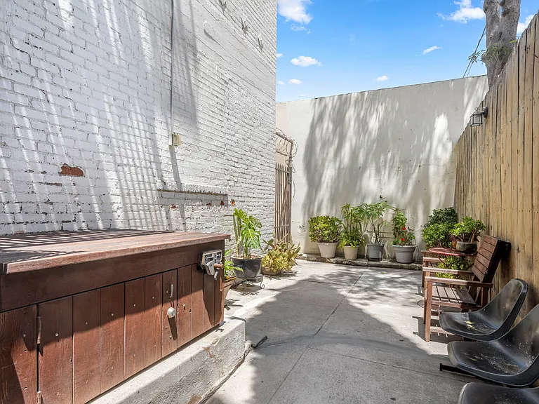 1516 N Normandie Ave — Photo 9