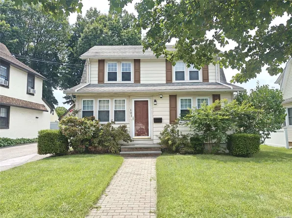101 Woodnut, Mineola, NY 11501