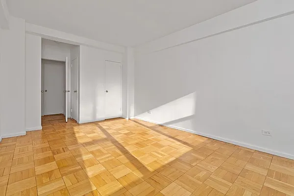 Rented by REAL New York | media 32