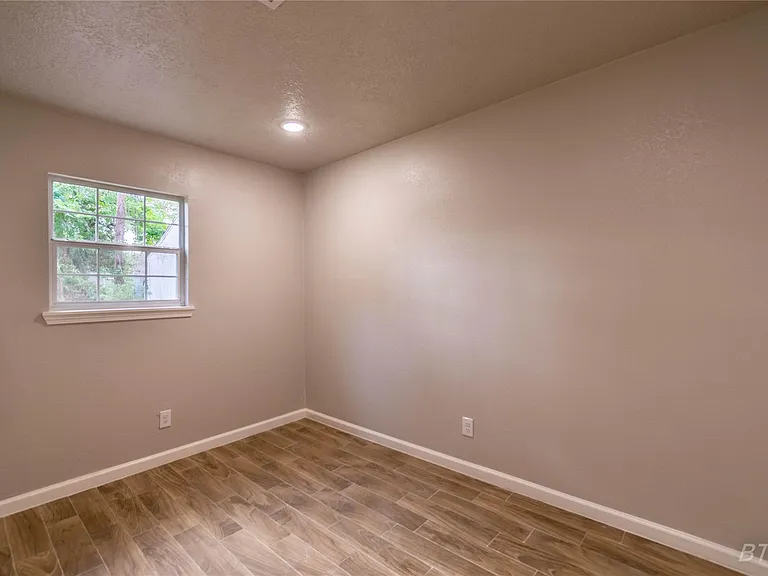 3818 Blodgett St — Photo 27