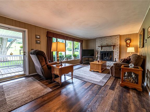5th image of 125 Valley View Dr
