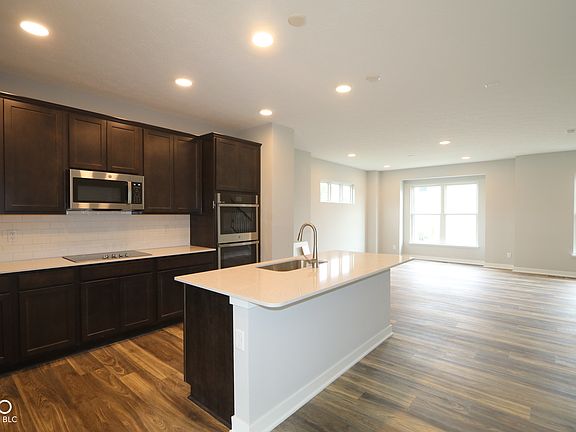 4th image of 7104 Nine Penny Dr