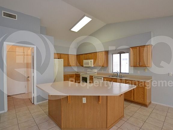 4th image of 13422 W Ironwood St