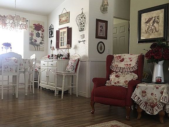 Great room - dining nook