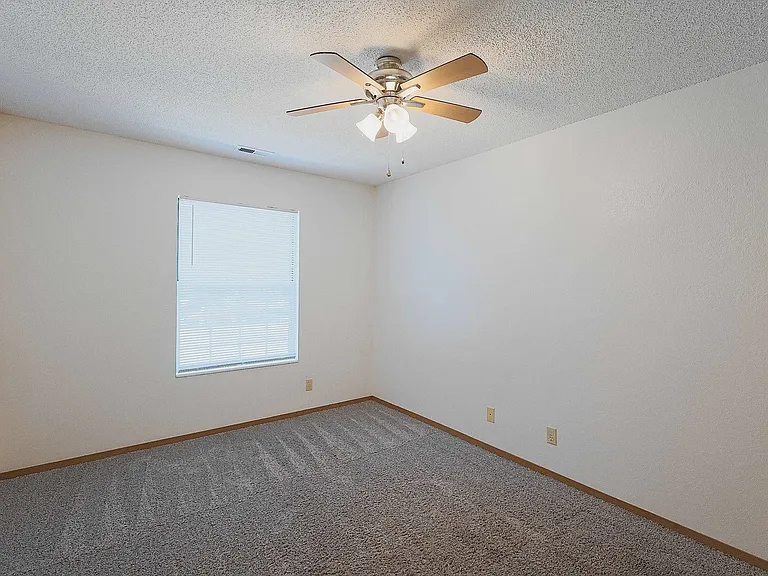 Cambridge Apartments — Photo 46