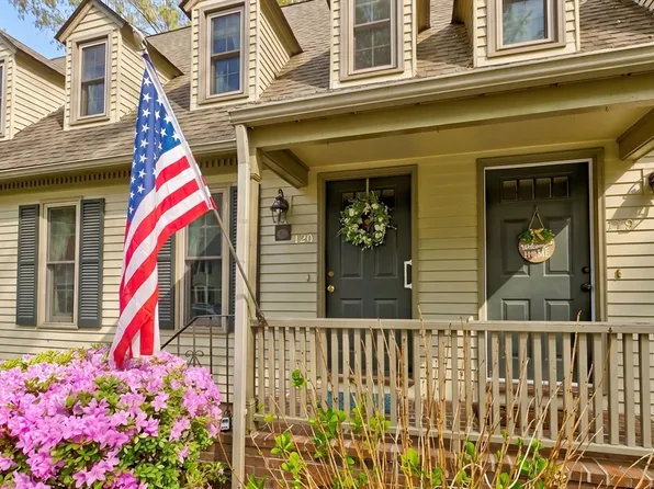 120 Wellman Ave Unit 120, North Chelmsford, MA 01863