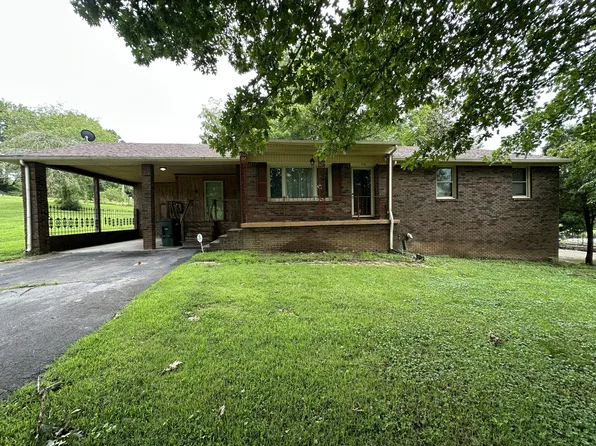 148 Maple St, Gordonsville, TN 38563