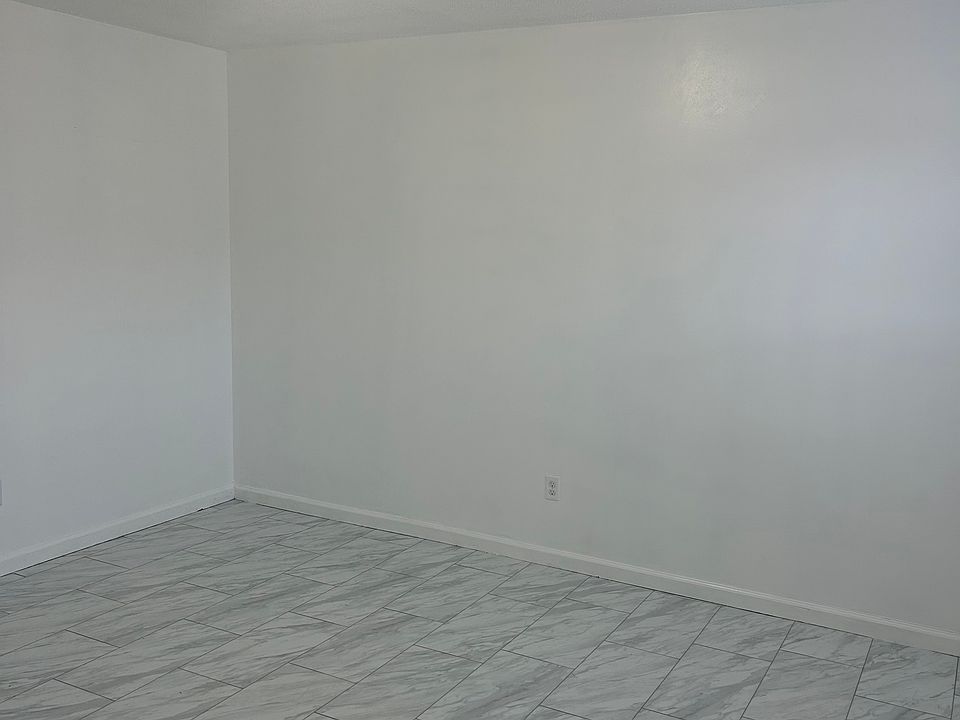 1st image of 2714 Blossom Dr #B