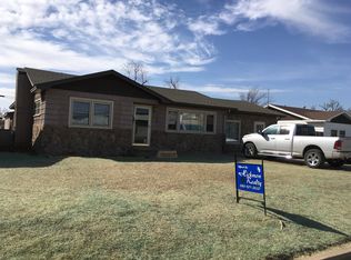 611 SW 1st St, Laverne, OK 73848