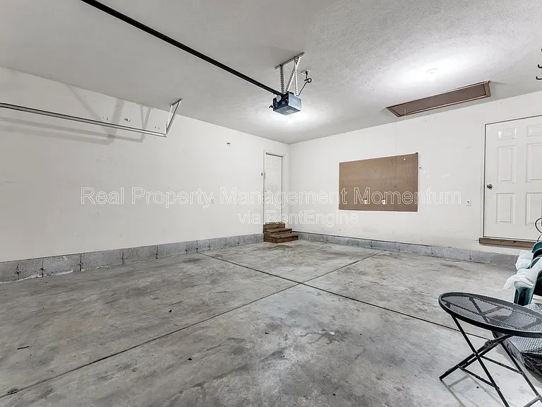 1111 W Poplar — Photo 31