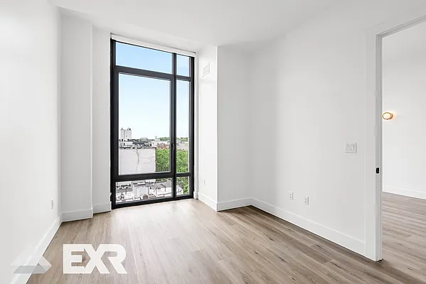 Rented by EXR | media 22