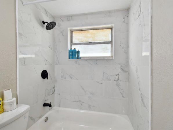 tampa-florida-82242378 picture