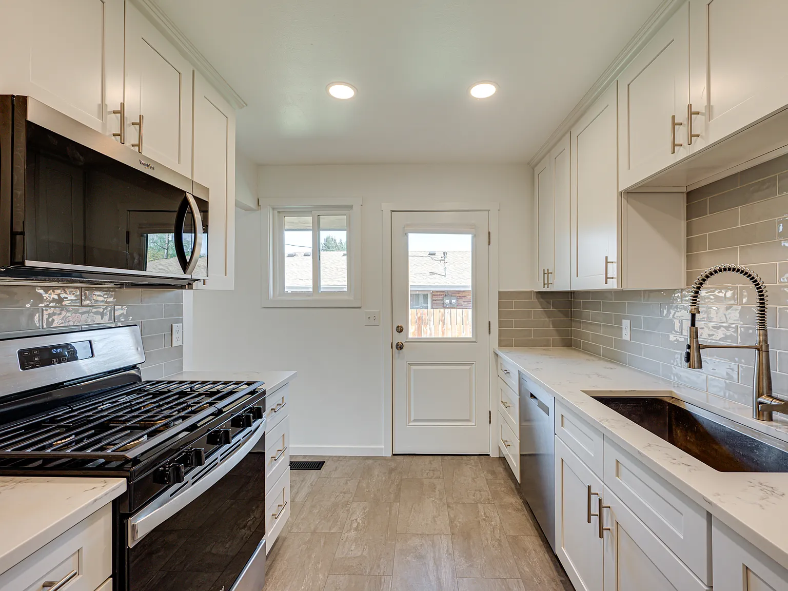 2 bed, 1308 sqft, $2,450 — Photo 4