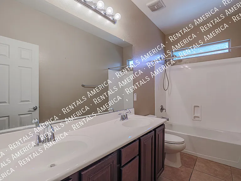 2954 E Coconino Dr — Photo 27