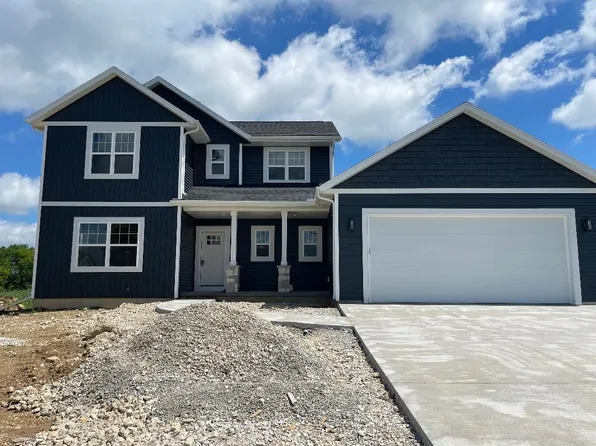1296 Crystal Ln, Mayville, WI 53050