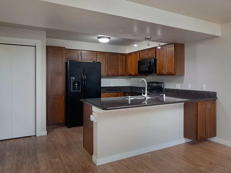 210 S Cottonwood Rd #208 — Photo 1